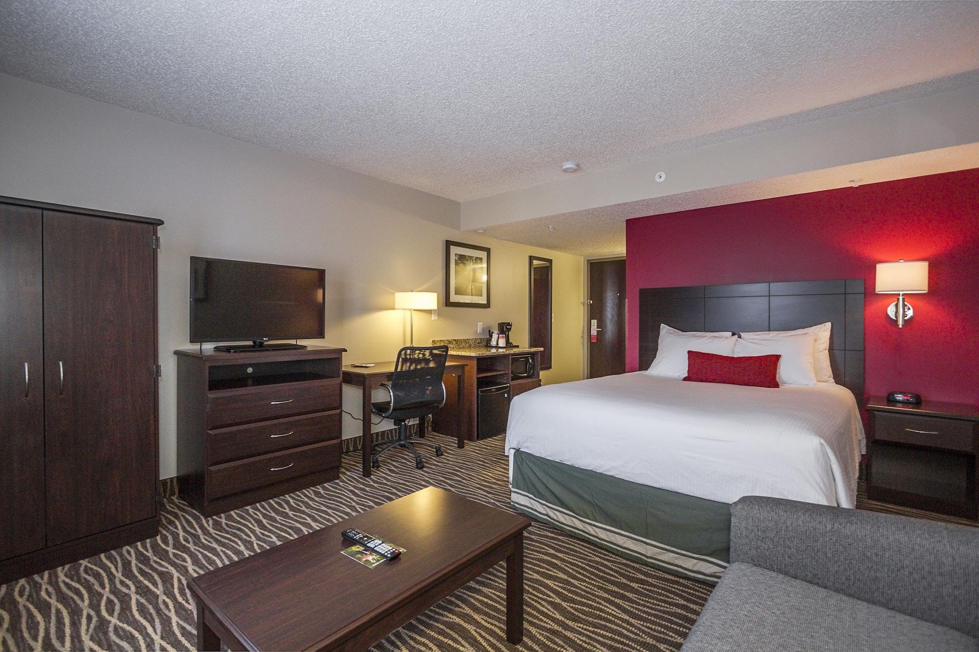 Quality Inn & Suites Columbus Exterior photo