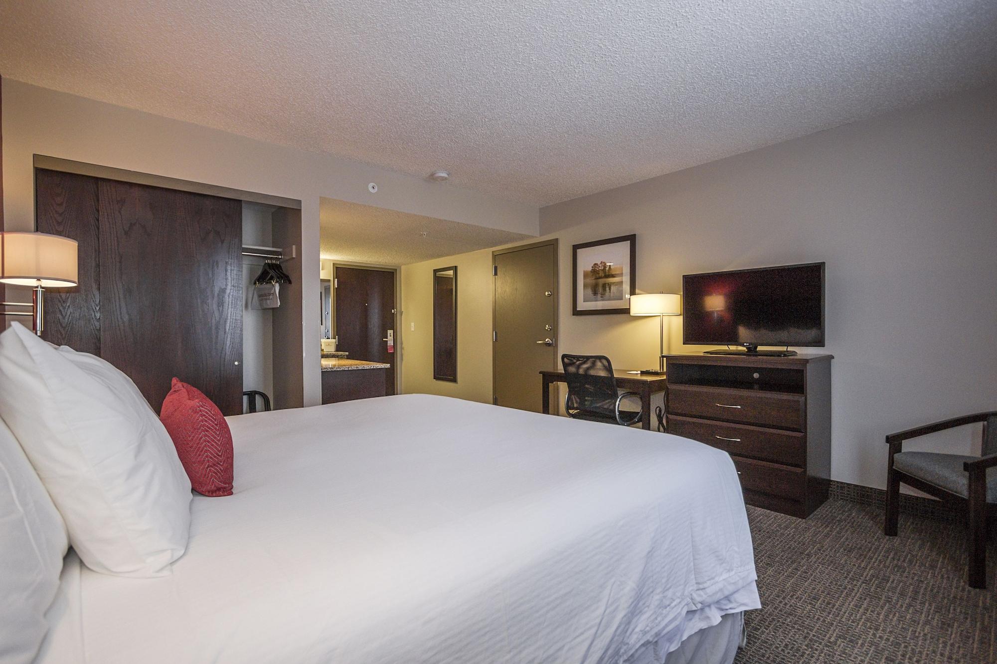 Quality Inn & Suites Columbus Exterior photo